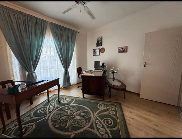 2 BEDROOM TOWNHOUSE FOR SALE IN THREE RIVERS EAST